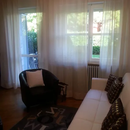 לינה וארוחת בוקר The Village ברגמו