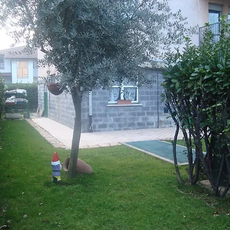 فندق مبيت وإفطار The Village