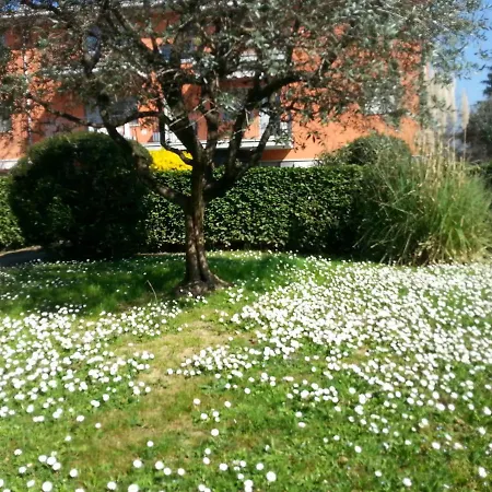 The Village לינה וארוחת בוקר 3*