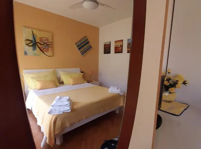 The Village فندق مبيت وإفطار 3*